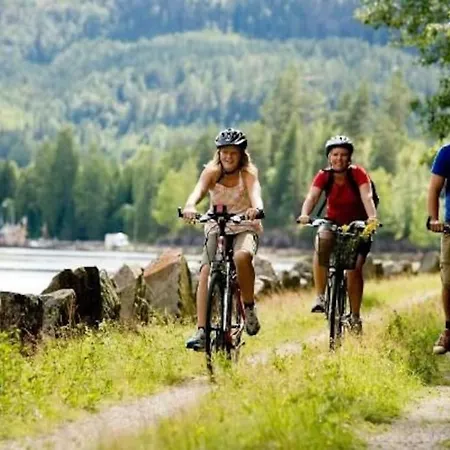 Alpstuga Cozy Cabin W/garden, Bbq, Canoe, Swimming, Central *