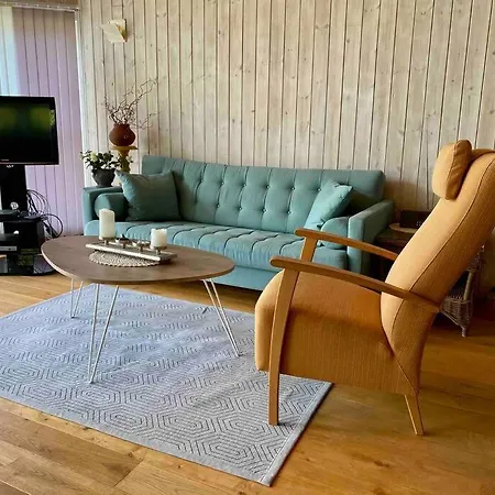 Cozy Cabin W/garden, Bbq, Canoe, Swimming, Central Alpstuga