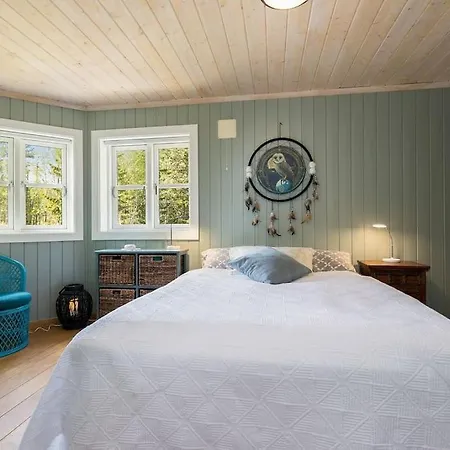 Cozy Cabin W/garden, Bbq, Canoe, Swimming, Central Alpstuga