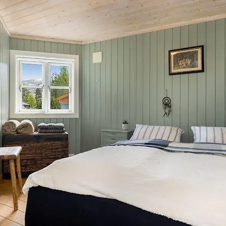 Cozy Cabin W/garden, Bbq, Canoe, Swimming, Central *