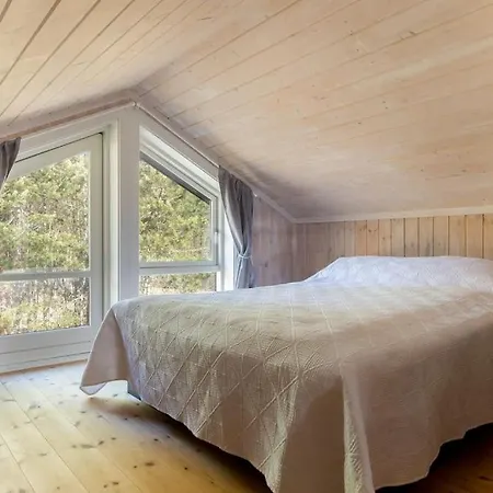 Cozy Cabin W/garden, Bbq, Canoe, Swimming, Central * Sinnes