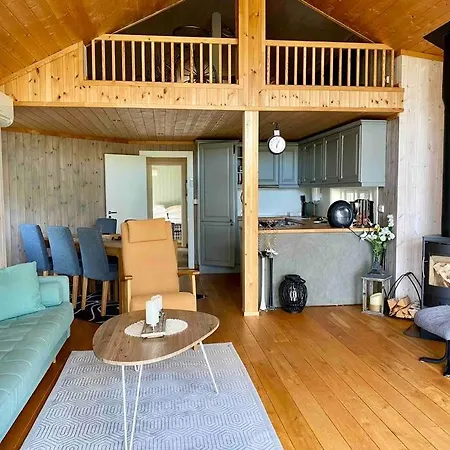 Cozy Cabin W/garden, Bbq, Canoe, Swimming, Central *