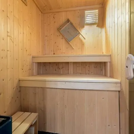 Cozy Cabin W/garden, Bbq, Canoe, Swimming, Central *